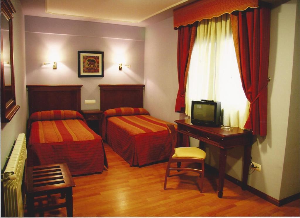 Hostal Torres San Leonardo De Yague Room photo
