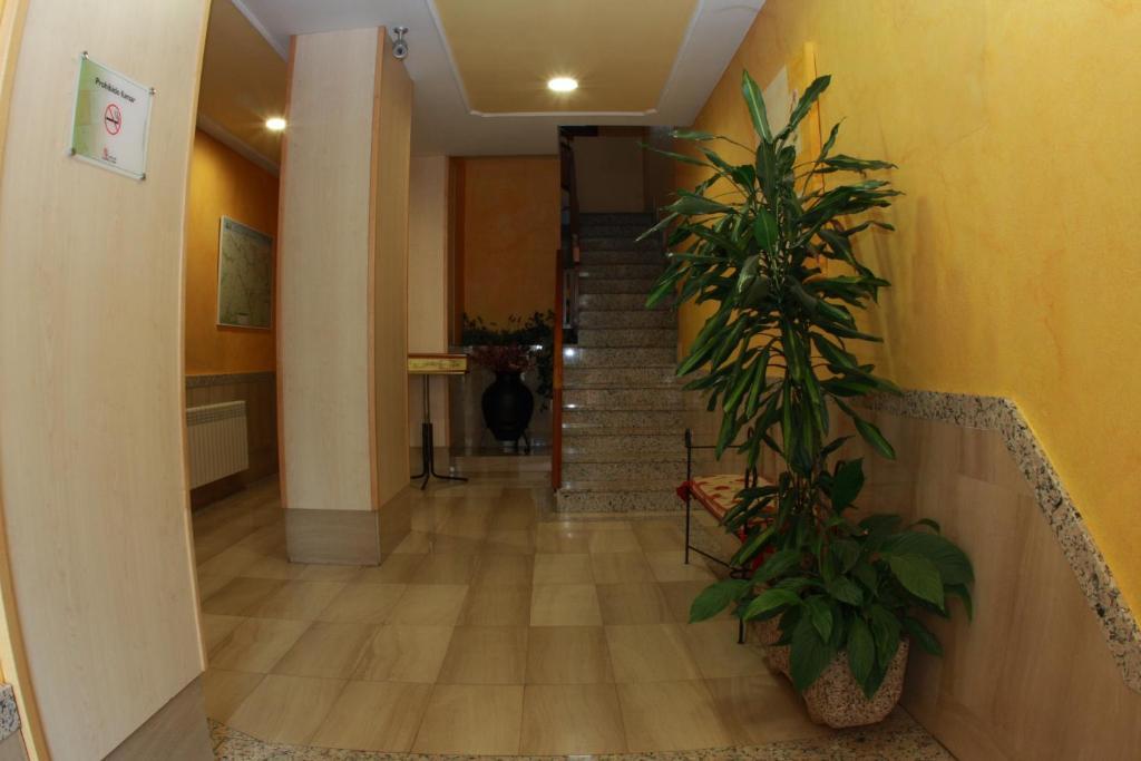 Hostal Torres San Leonardo De Yague Exterior photo